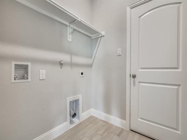 Building Photo - 512 Redbud Dr