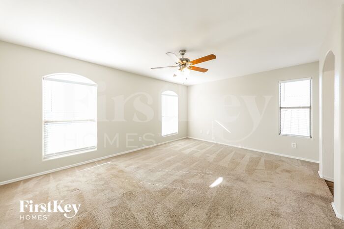 Building Photo - 12922 W Holly St