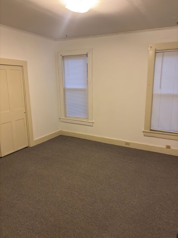 Building Photo - 47 Elkins St