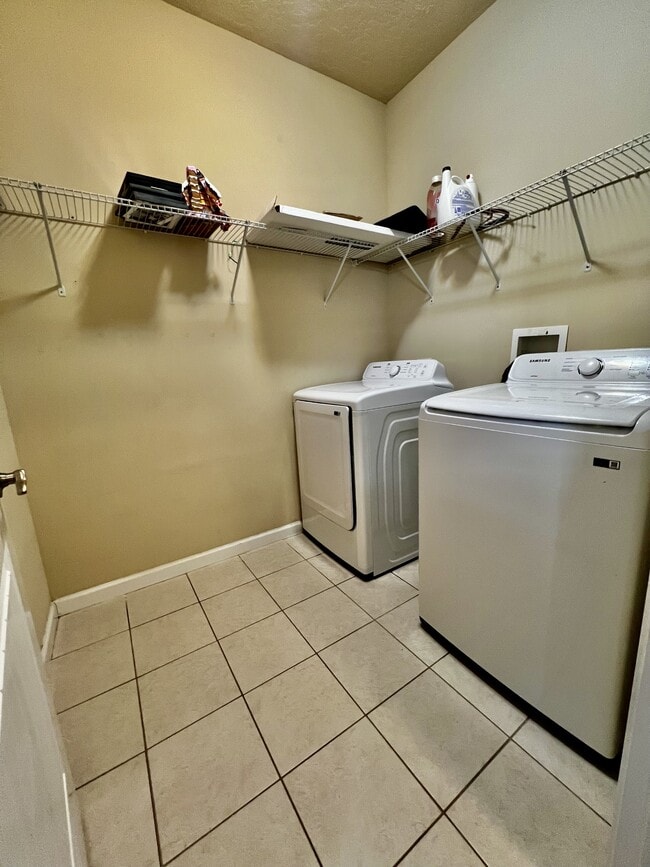 Building Photo - 4596 Hermosa Rd