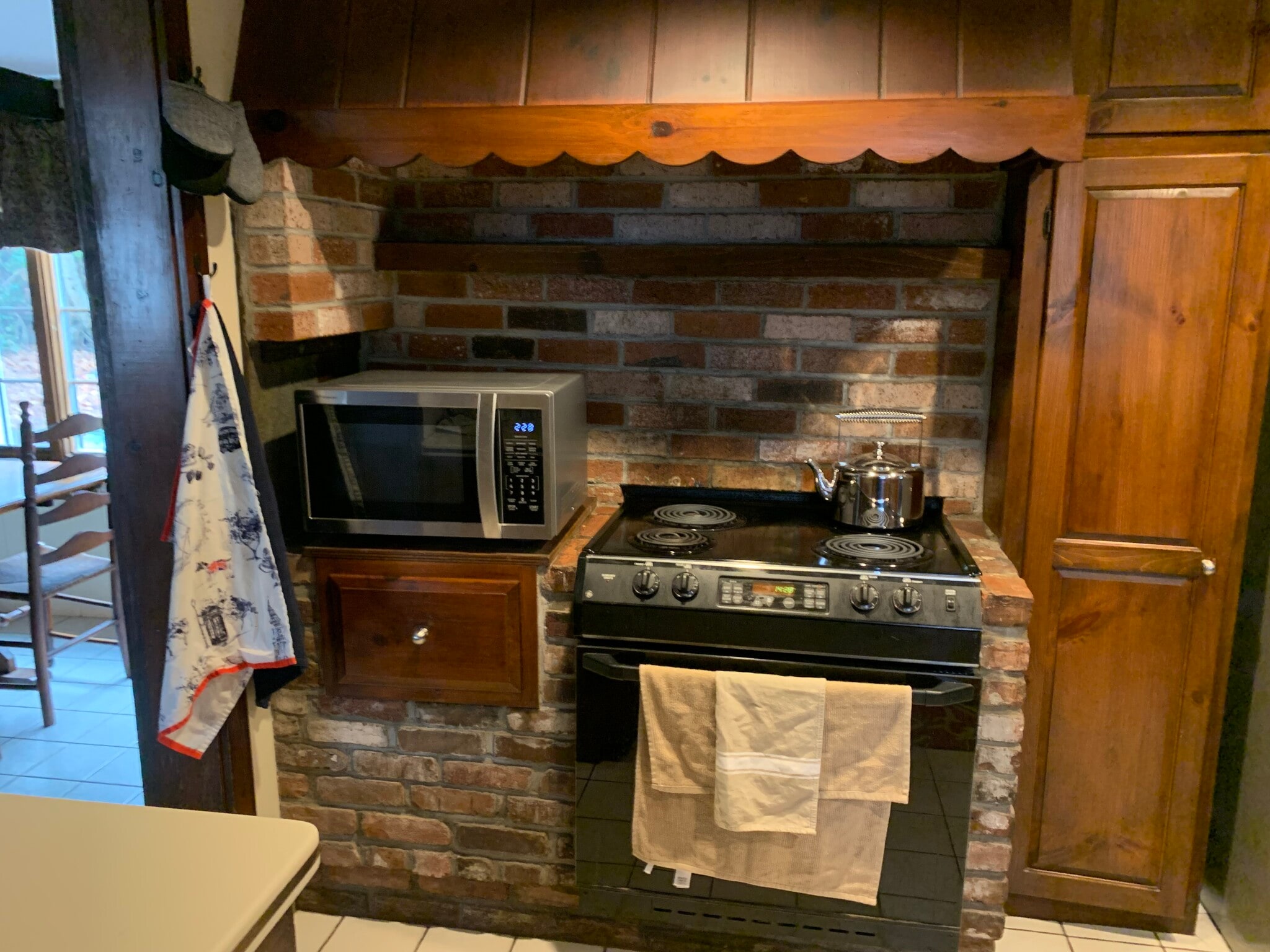 Building Photo - 4 Bound Brook Ln