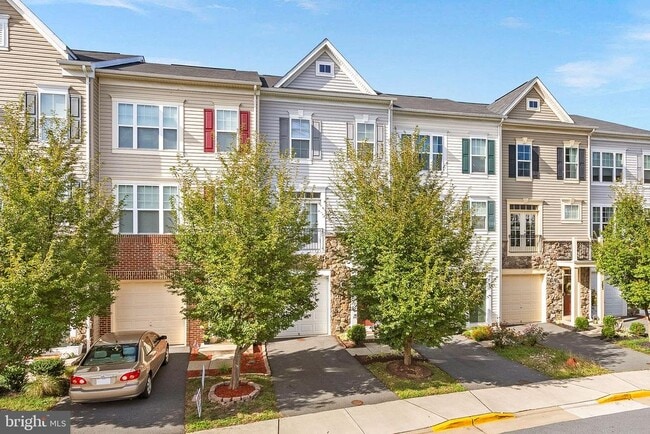 Building Photo - 207 Miles Hawk Terrace