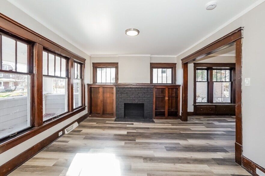 Building Photo - 724 Carlysle St