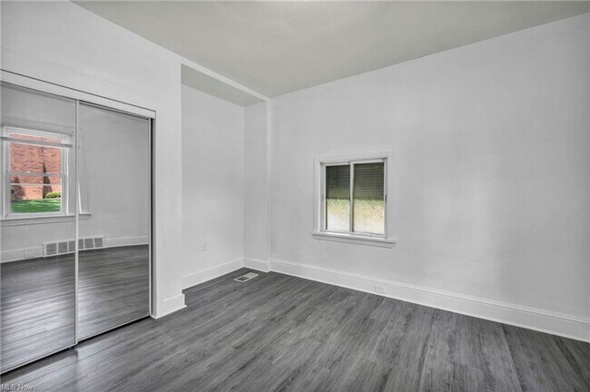 Building Photo - 4302 W 30th St