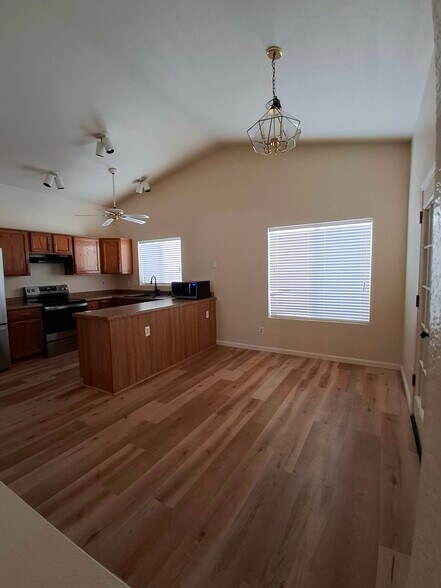 Building Photo - 5179 W Warbler St