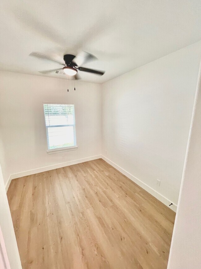 Building Photo - 7205 Tippett St