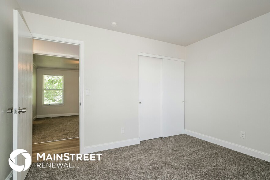 Building Photo - 14429 Jamestown Bay Dr