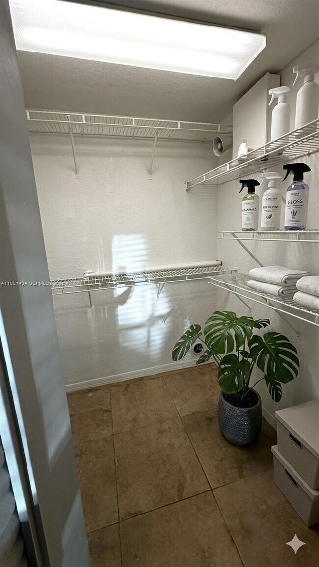 Building Photo - 741 SW 148th Ave