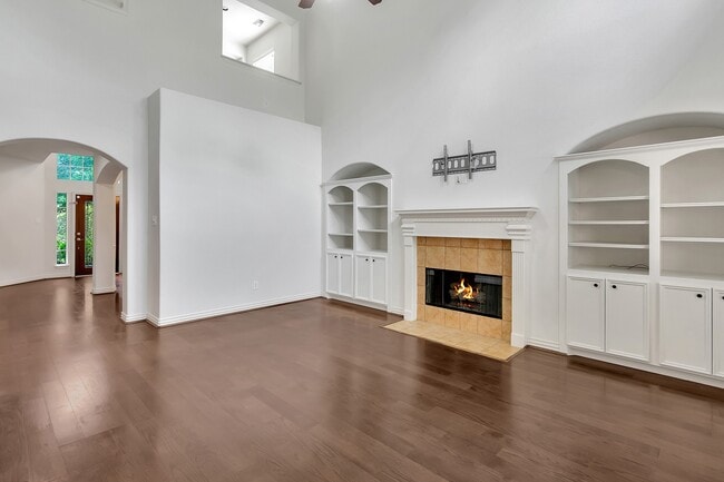 Building Photo - 27 Frontera Cir