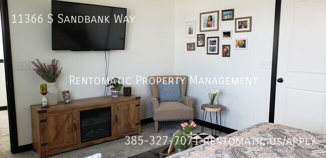Building Photo - 11366 Sandbank Way
