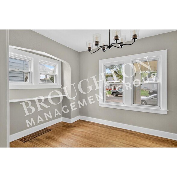 Building Photo - 5848 Acoma Dr