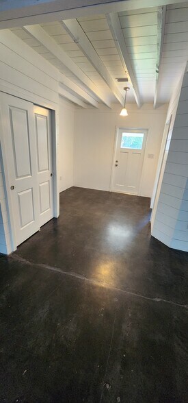 Building Photo - 1576 Avocado Ave
