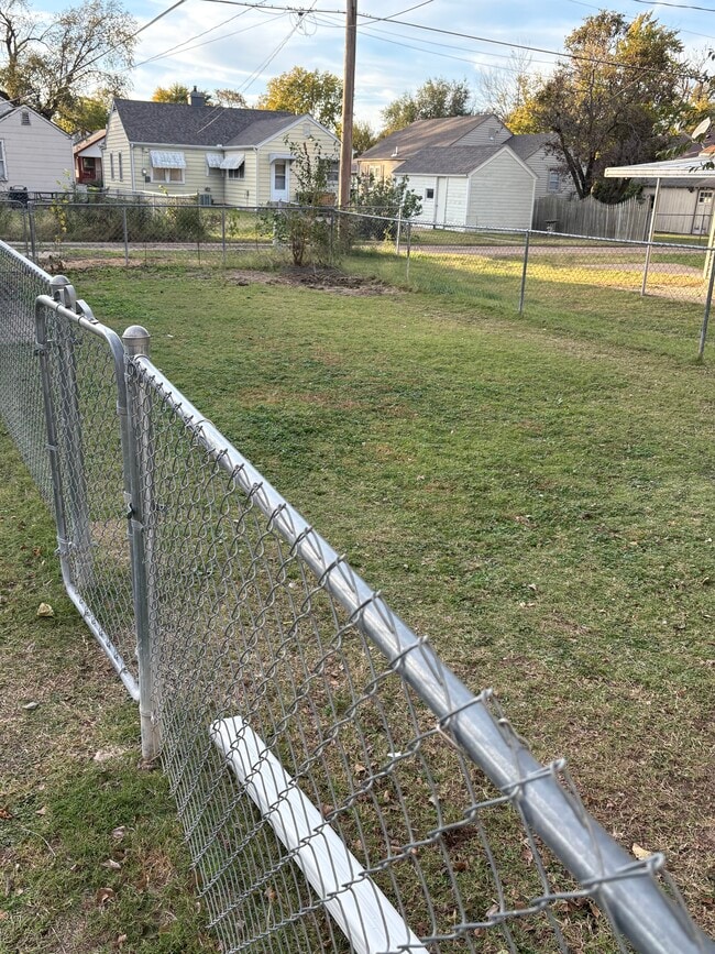 Building Photo - 918 Sherman St