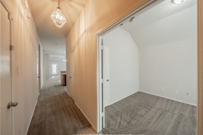 Building Photo - 9916 Channing Rd