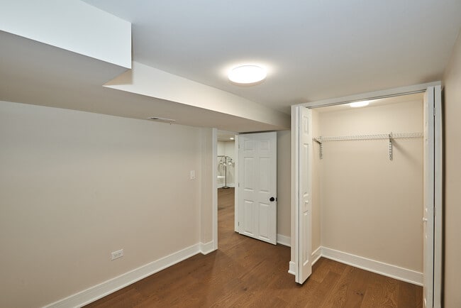 Building Photo - 5018 W Pensacola Ave
