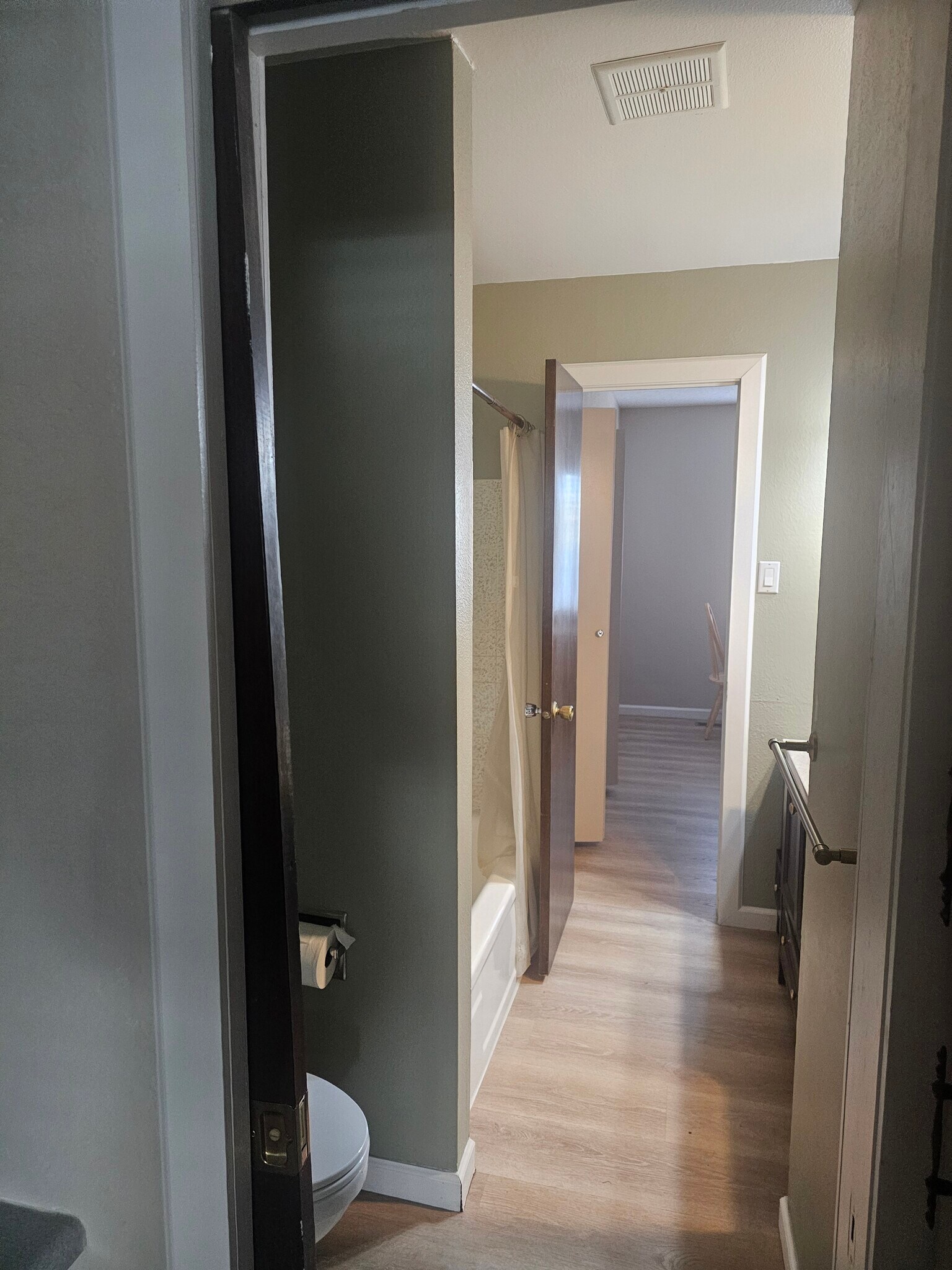 Building Photo - 54 Bonnymede Rd