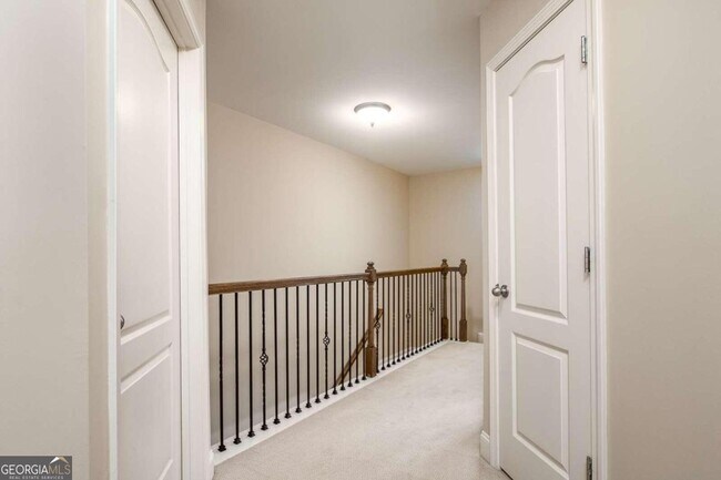 Building Photo - 528 Twinrose Way