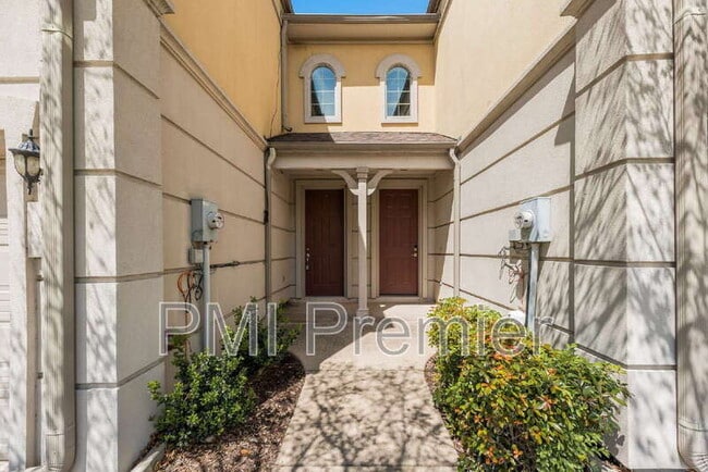 Building Photo - 321 Metropolitan Dr