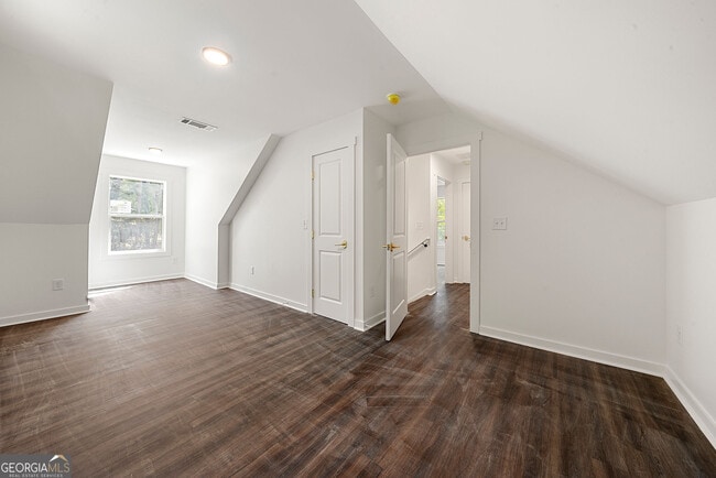 Building Photo - 600 Trump Ct