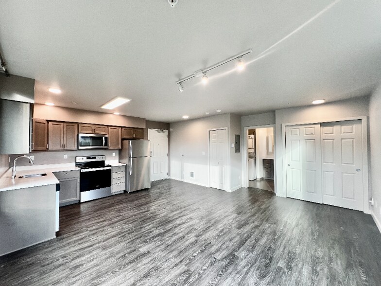 Building Photo - 1925 S I St