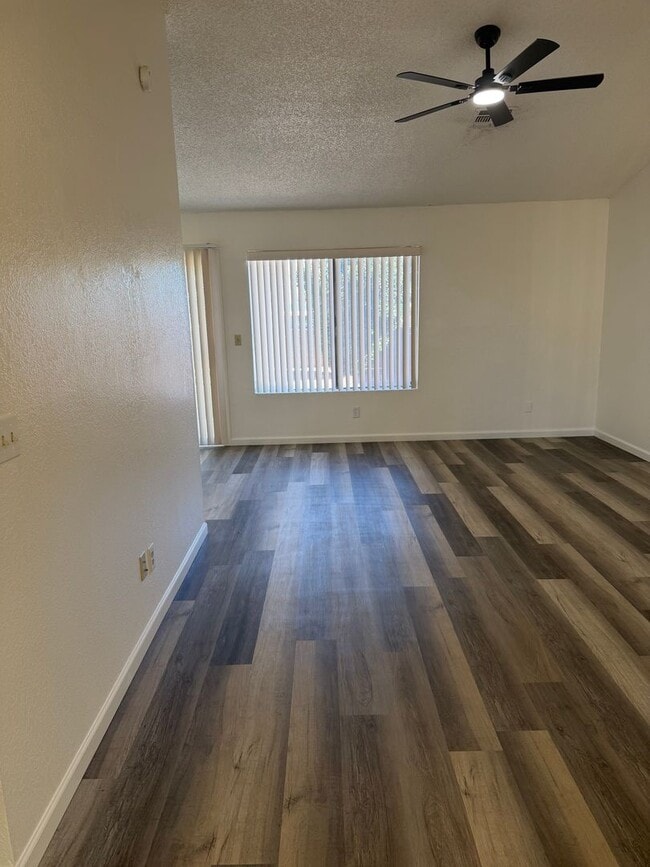 Building Photo - Updated 2 Bedroom 2 Bath with Office Near Fort Huachuca
