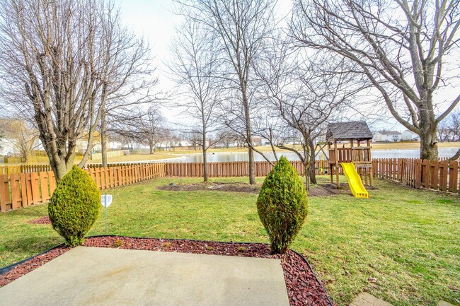 Building Photo - "Spacious 3-Bed Retreat in Fishers with El...