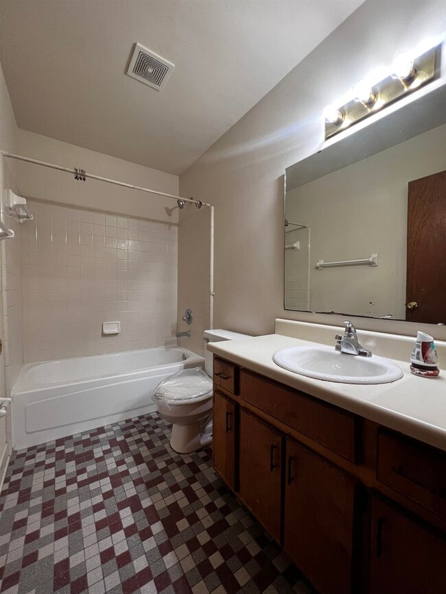 Building Photo - 5674 Lumberjack Ln