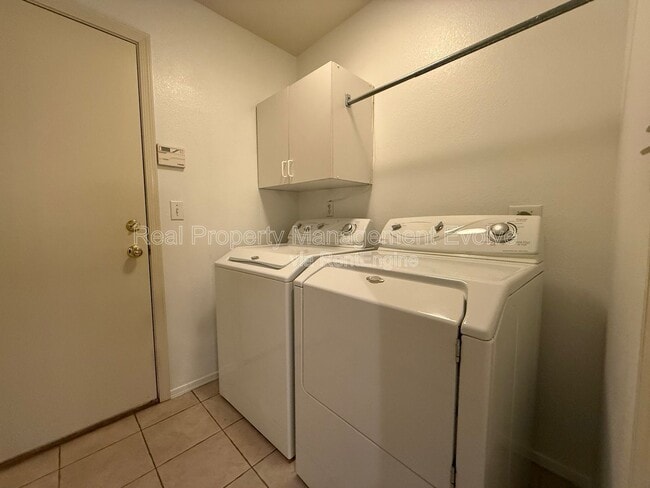 Building Photo - 4721 E Bighorn Ave