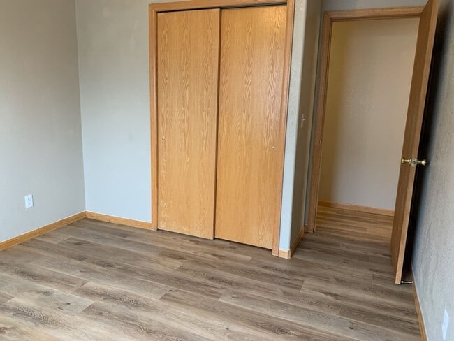 Building Photo - 3 Bed, 2 Bath Duplex in West Fort Collins close to Foothills