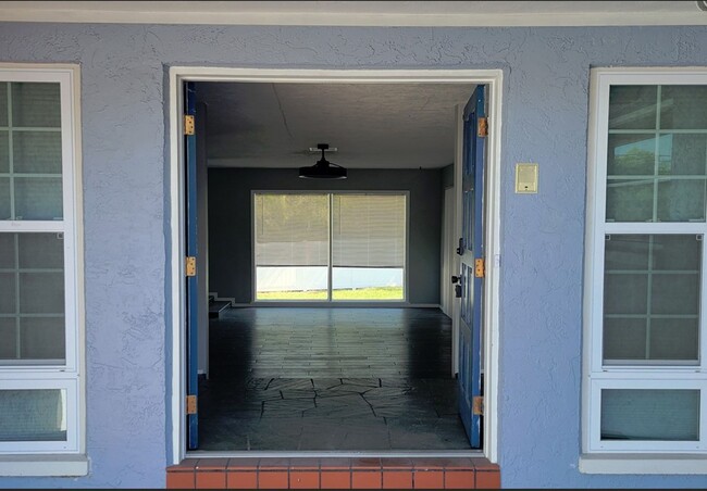 Building Photo - Coming Soon!!  Avaliable May 1, 2025 Spaci...