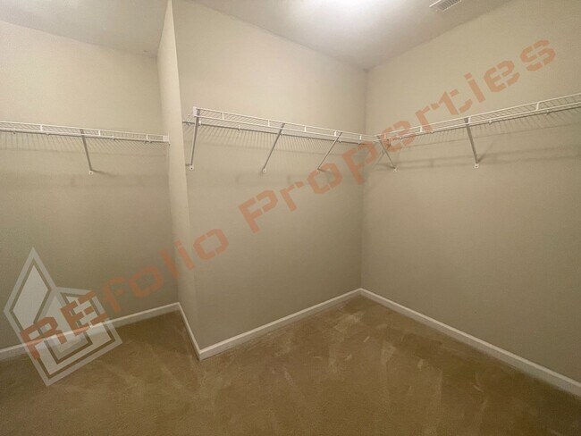 Building Photo - 288 Heathwood Dr