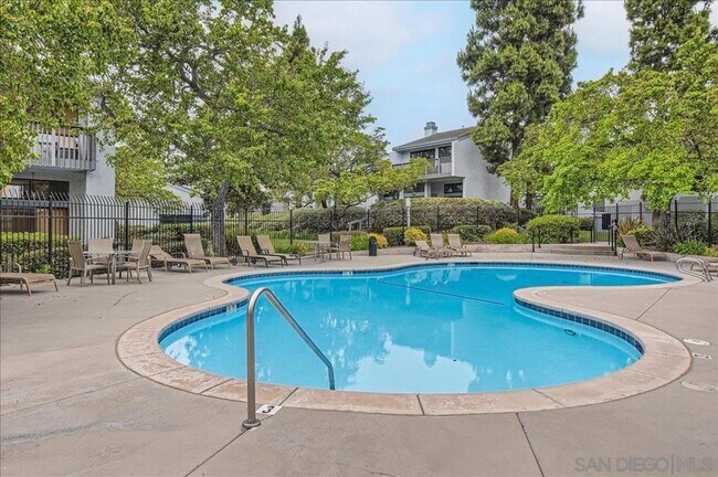 Building Photo - Spacious and remodeled 2 Bed 2.5 baths in ...