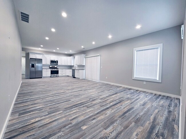 Building Photo - 3 Bed & 2 Full Bath Ranch Home in South Euclid for Rent!