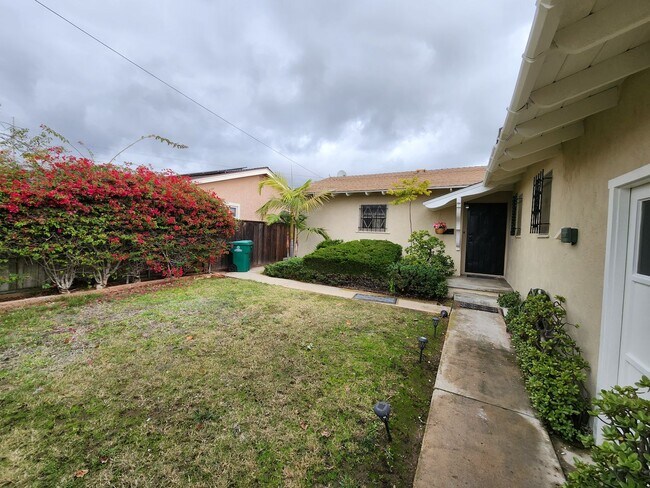 Building Photo - 2609 Elyssee St