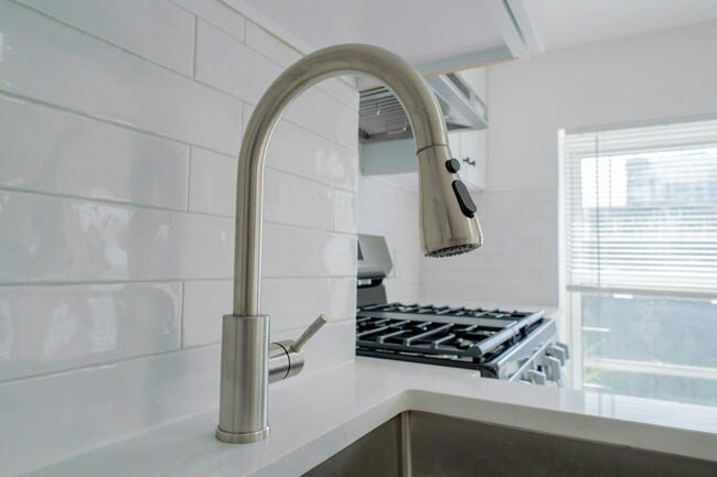 Building Photo - 65 St Pauls Ave