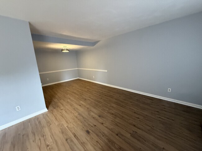 Building Photo - 4470 John Jay Ln