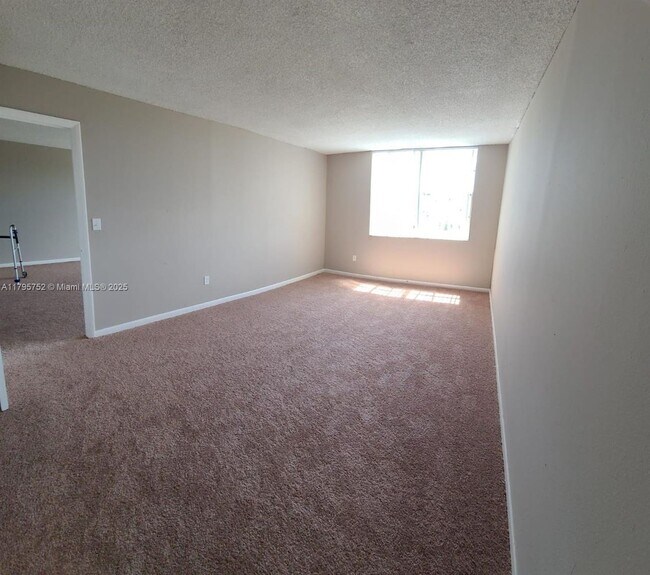 Building Photo - 484 NW 165th St