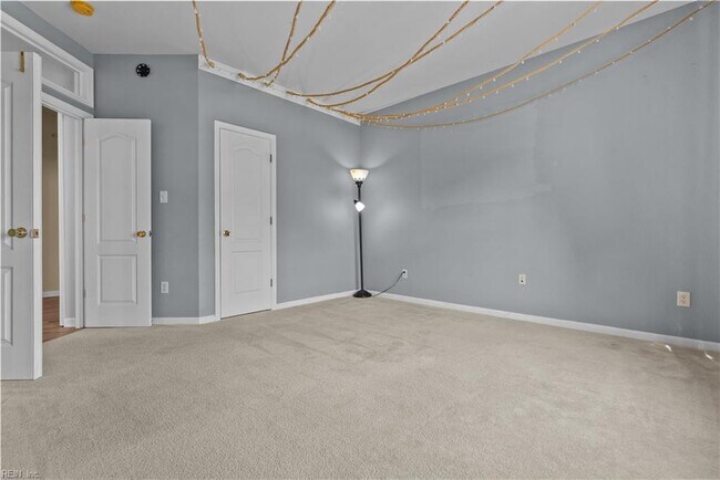 Building Photo - 13468 Whippingham Pkwy