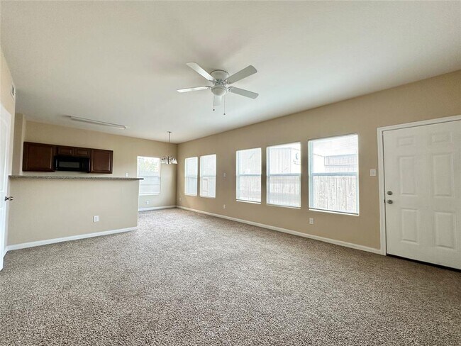 Building Photo - 8706 Torcello St