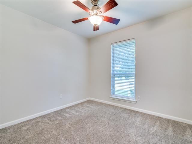 Building Photo - 2513 Lawnview Dr