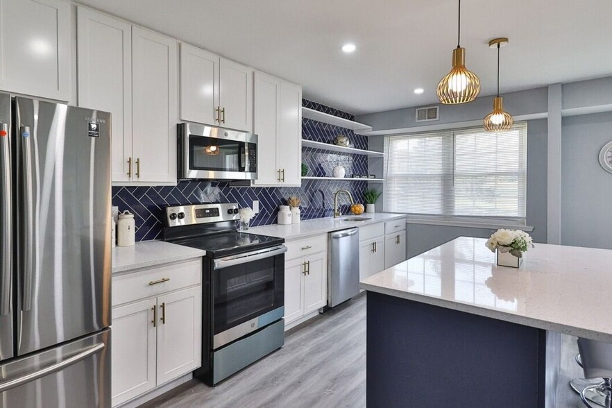 Kitchen-newly renovated - Dogwood Gardens Apartments