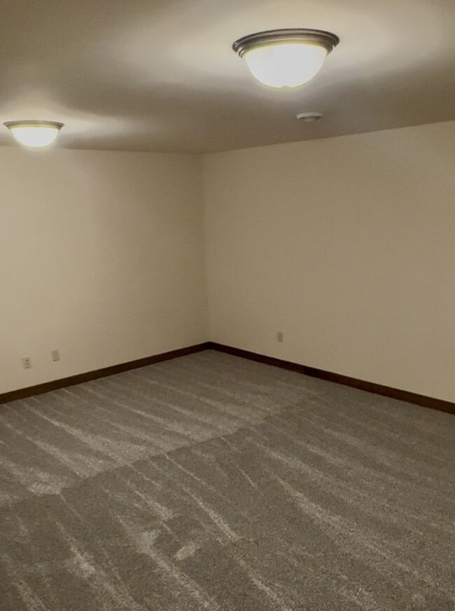 Building Photo - 2293 Carlone St