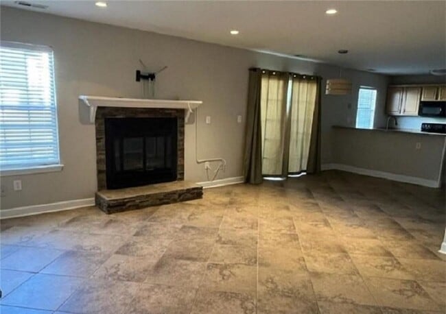 Building Photo - 2 Bedroom 2.5 Baths Condo In Columbus Station