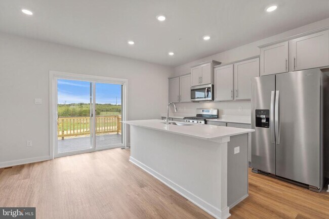 Building Photo - 16628 Green Glade Dr