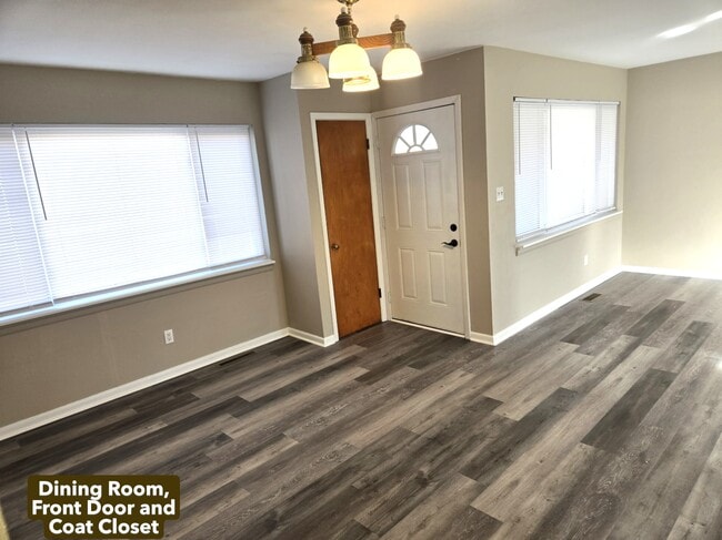 Building Photo - 903 Young St