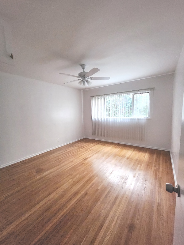 Building Photo - 1850 N La Brea Ave