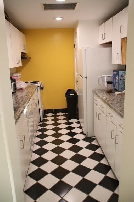 Building Photo - 21 Linden St