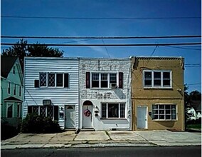 Building Photo - 2227 Cove Rd
