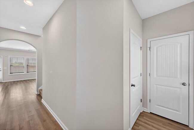 Building Photo - 255 Mansell