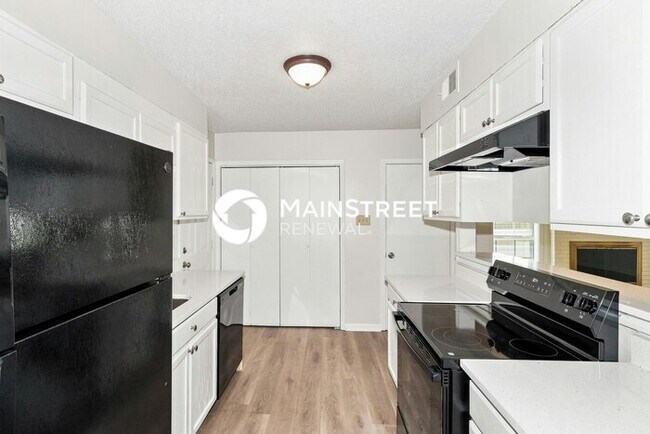 Building Photo - 3 Bedroom Pet-Friendly Home in Millington, TN with Main Street Renewal